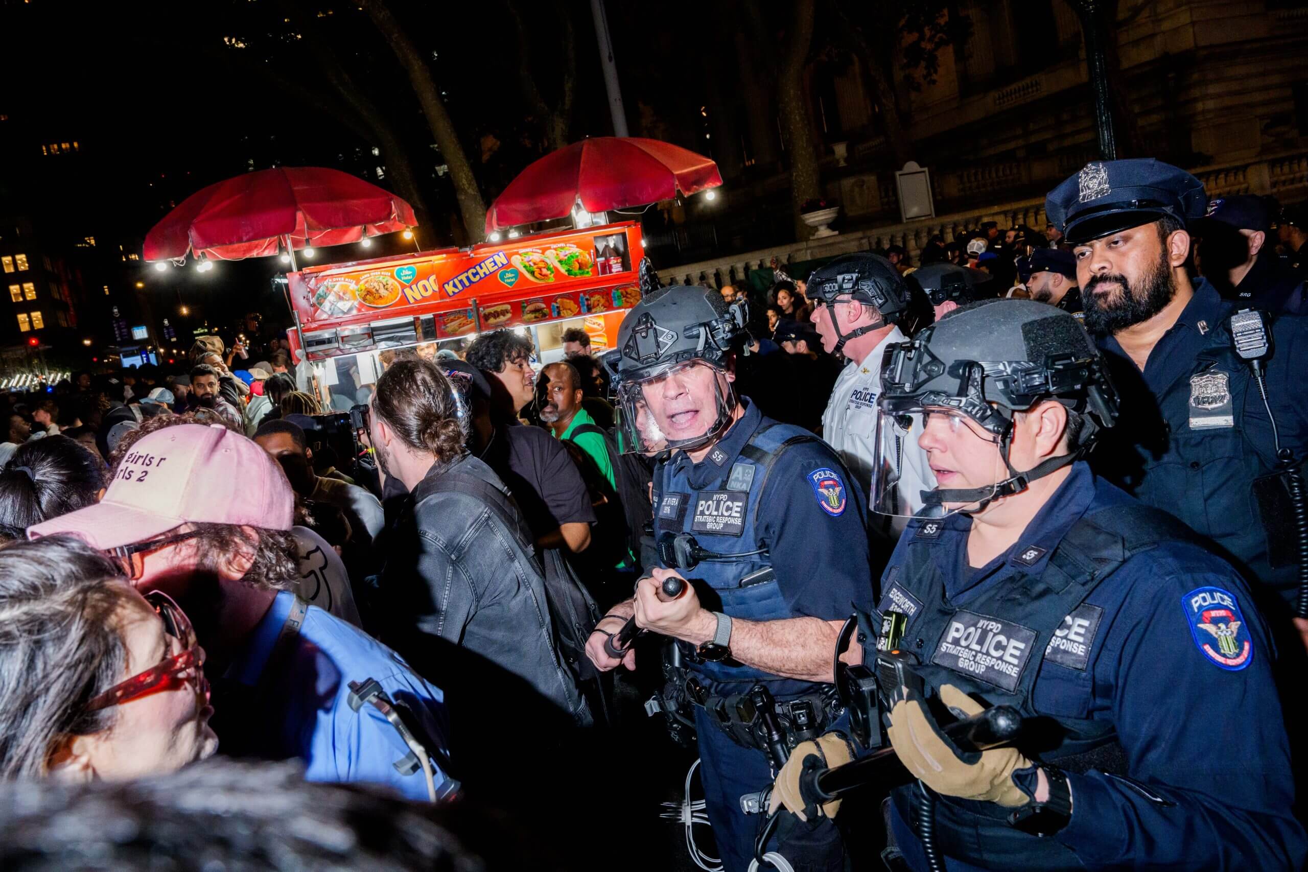 罗马诺：曼联2月就和安德雷桑托斯经纪人沟通，维韦尔了解他