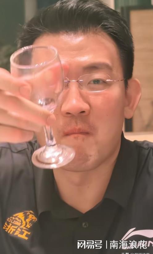 特雷·杨4900万选项在即 奇才面临合同考验
