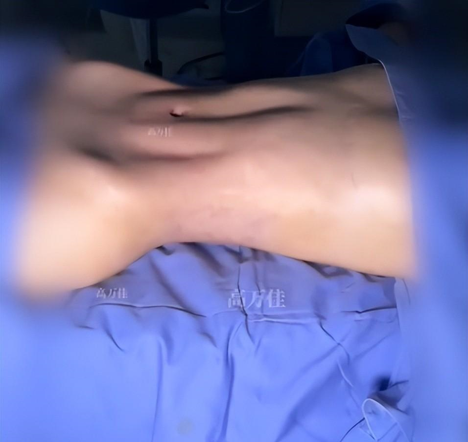马刺丢冠3将身价暴跌!文班亚马打不了关键球,福克斯打成卧底!