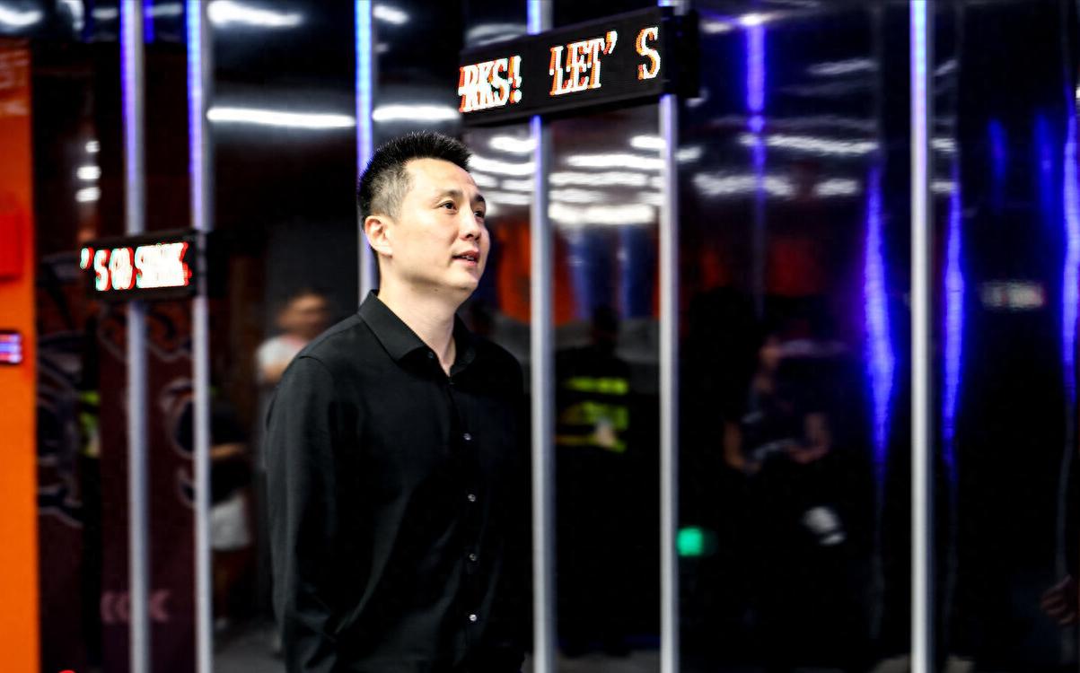 丁彦雨航祝贺布伦森夺冠，9年前两人曾是队友，此前有过互动