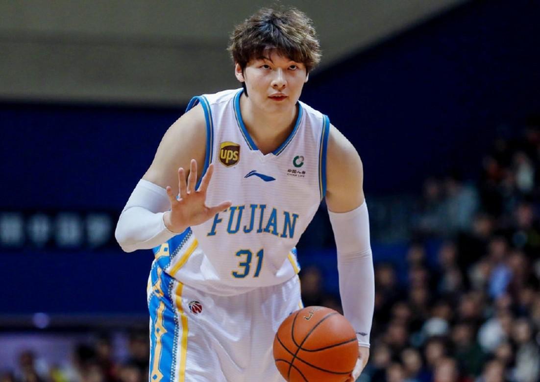 尊龙凯时国王7号签瞄准控卫阿库夫