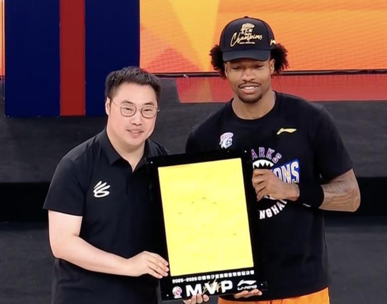 NBA头牌詹姆斯的"被低估"困局：5.8亿赚了23赛季，他还在被压价？
