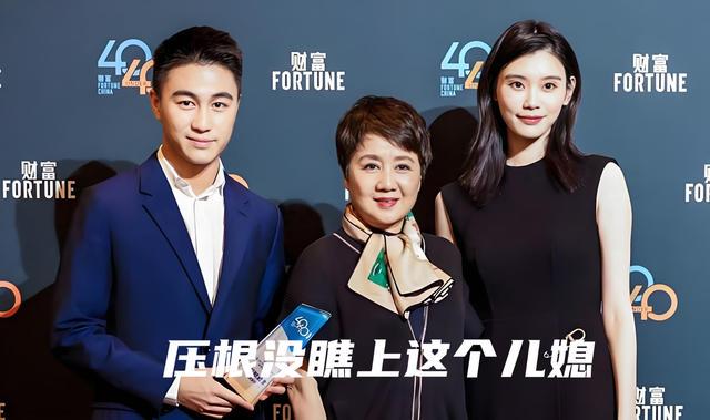 福斯特顶级吹罚！唐斯和布伦森成受害者，文班垫脚逃过一场禁赛