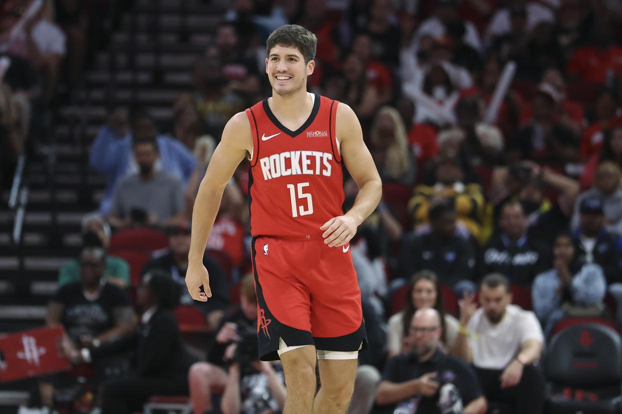 NBA头牌詹姆斯的"被低估"困局:5.8亿赚了23赛季,他还在被压价?