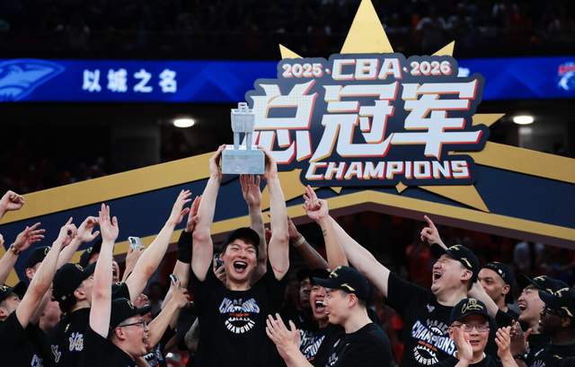 迈克·布朗的NBA冠军履历：尼克斯主帅有多少枚戒指？