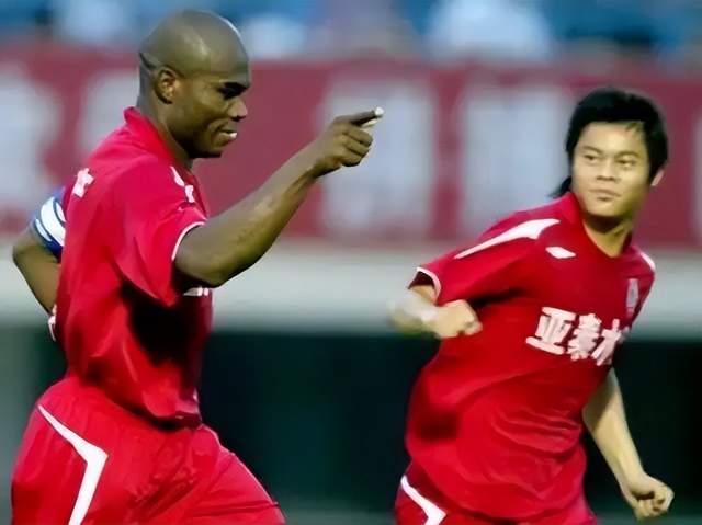 NBA创造历史!8年8个不同球队夺冠,别说马刺路还长