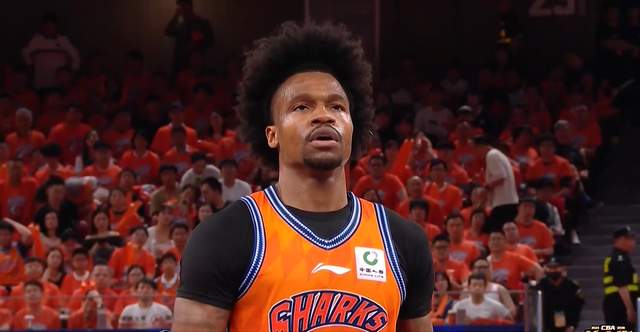 NBA神操作：马刺出台地域限购，直接取消外地尼克斯球迷门票订单