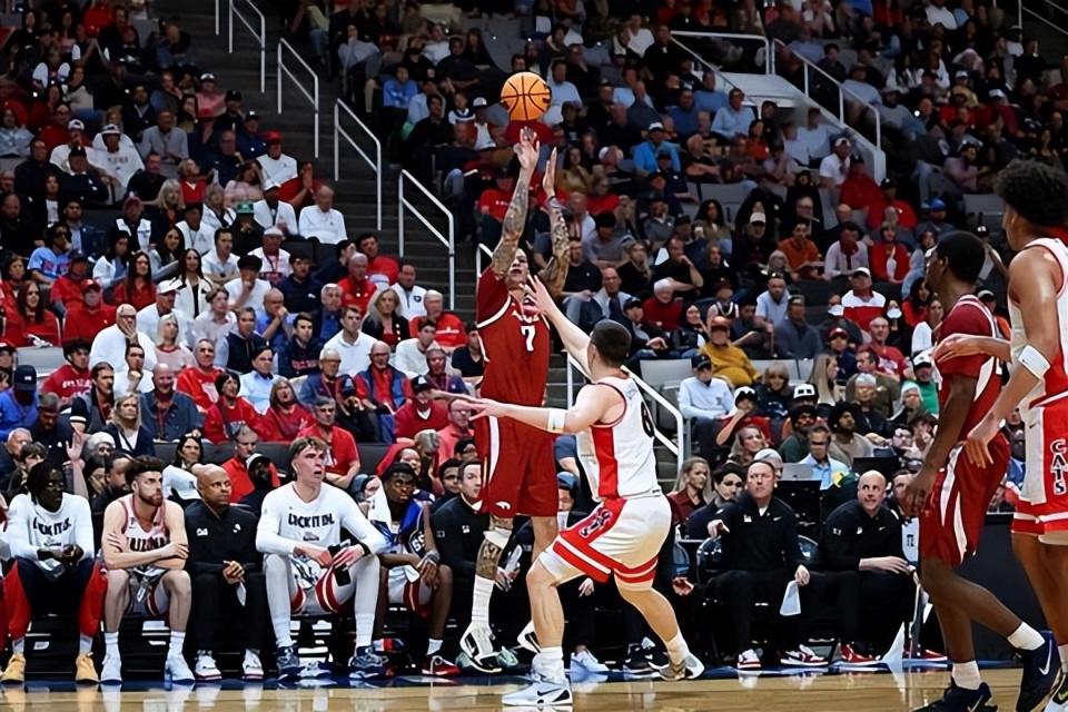 NBA首支单赛季双冠王，尼克斯两项决赛均成功战胜马刺