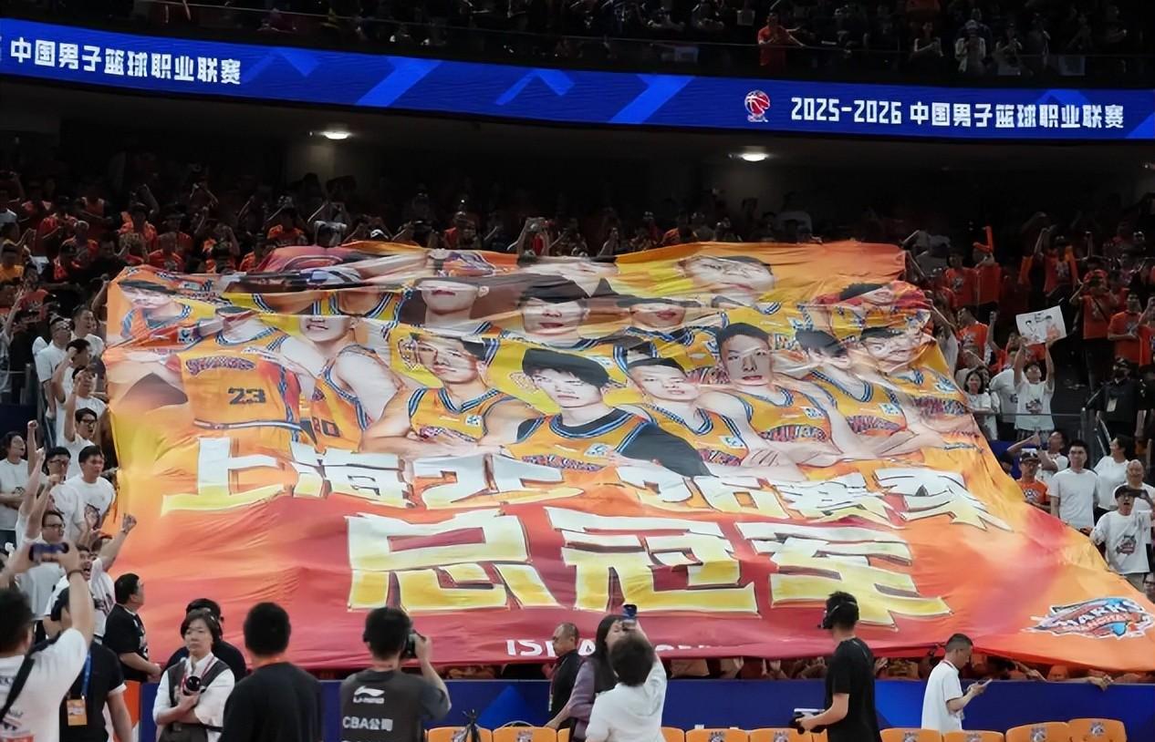 曝马刺考虑交易福克斯