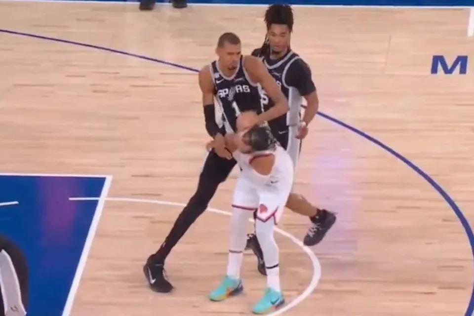 NBA头牌詹姆斯的"被低估"困局：5.8亿赚了23赛季，他还在被压价？