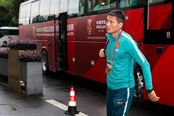 尊龙凯时尼克斯太太团赛后计划曝光:一个要宅家烧烤,一个继续当护士