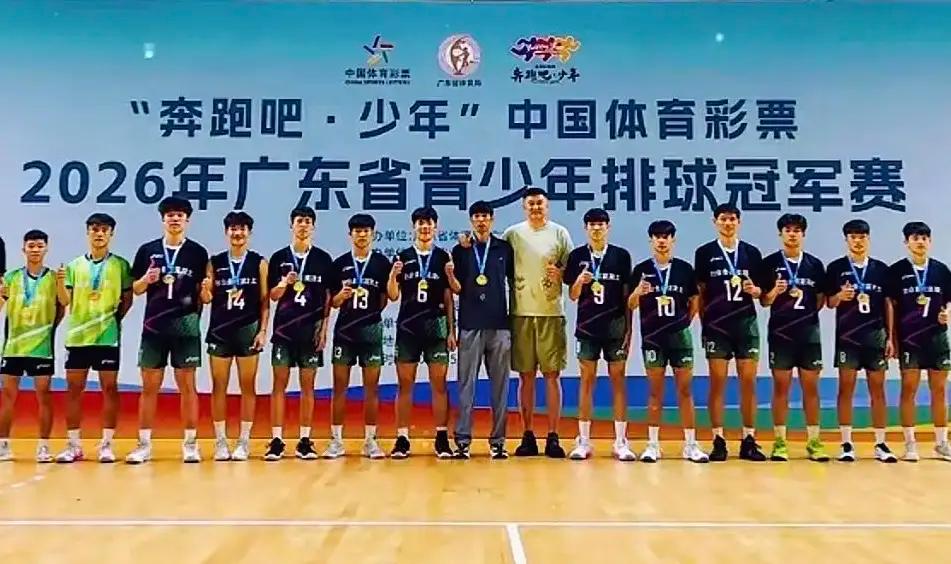 尊龙凯时蒂格建议火箭追福克斯补分卫