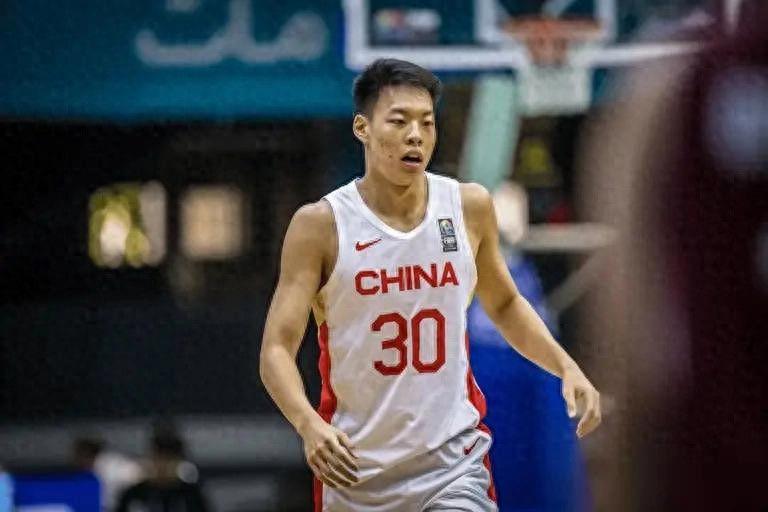 福克斯失误挨骂 称不受影响准备救赎