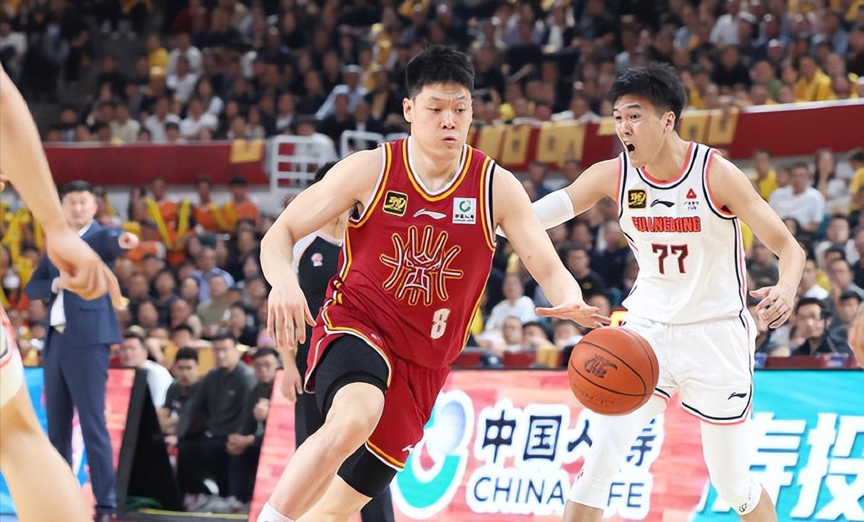 罗马诺：纽卡接近签下阿贾克斯18岁中场斯图尔，总价超2500万欧